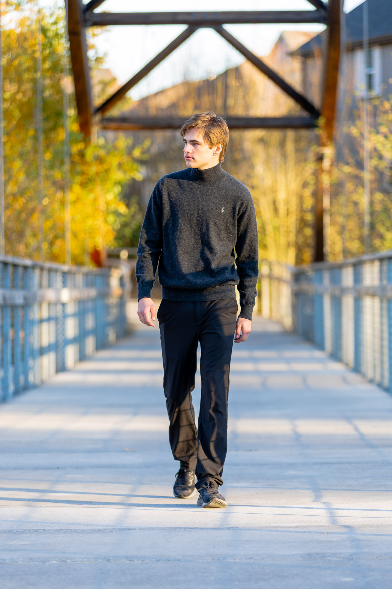 Oliver Senior Photos 11-19-2022 (7940).jpg